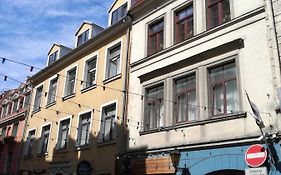 Three-Bedroom Apartment On Peldu 19